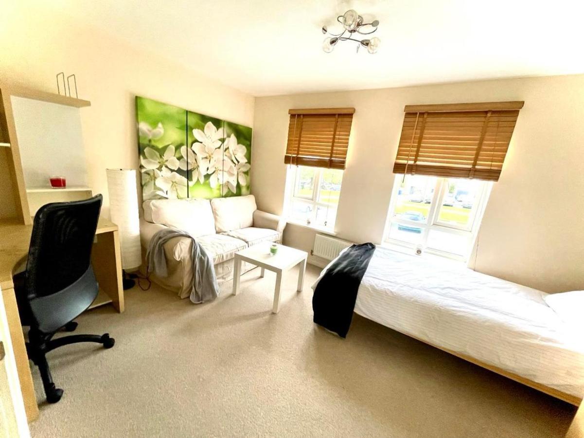 Lakeside Stylish 3 Bedroom House Grays 外观 照片