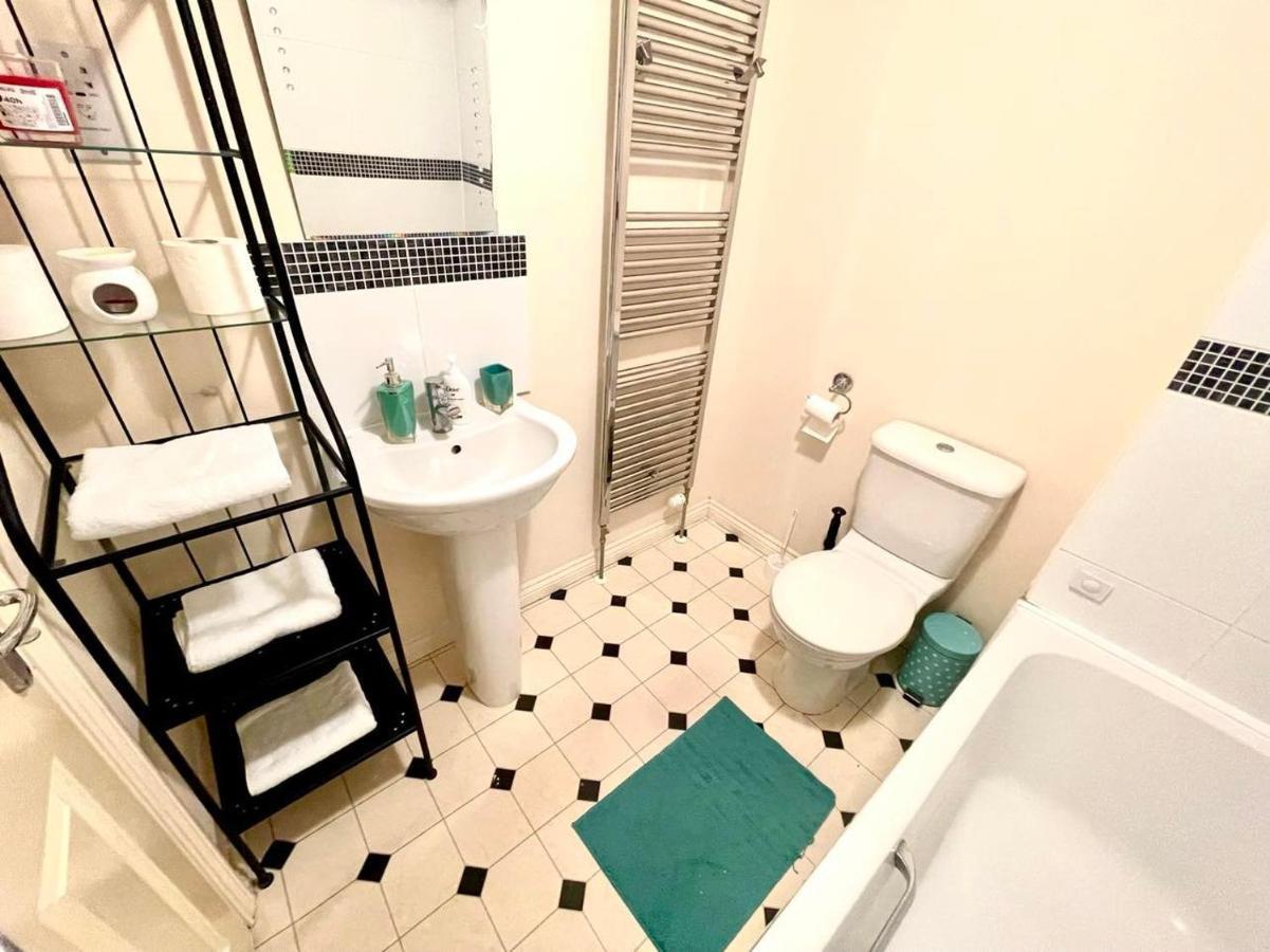 Lakeside Stylish 3 Bedroom House Grays 外观 照片